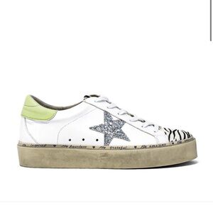 ShuShop Reba Zebra Sneakers 7.5
NEVER WORN